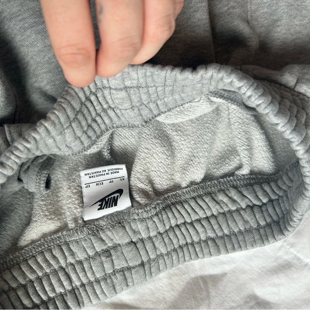 Nike Light Gray Joggers - Picture 3 of 4